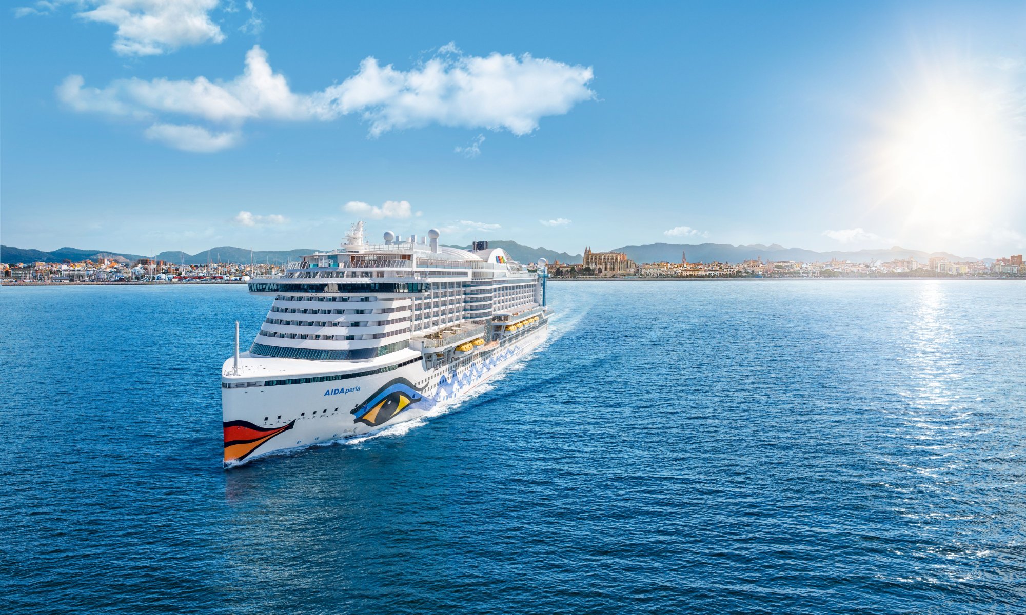 Die AIDAperla vor Palma de Mallorca
