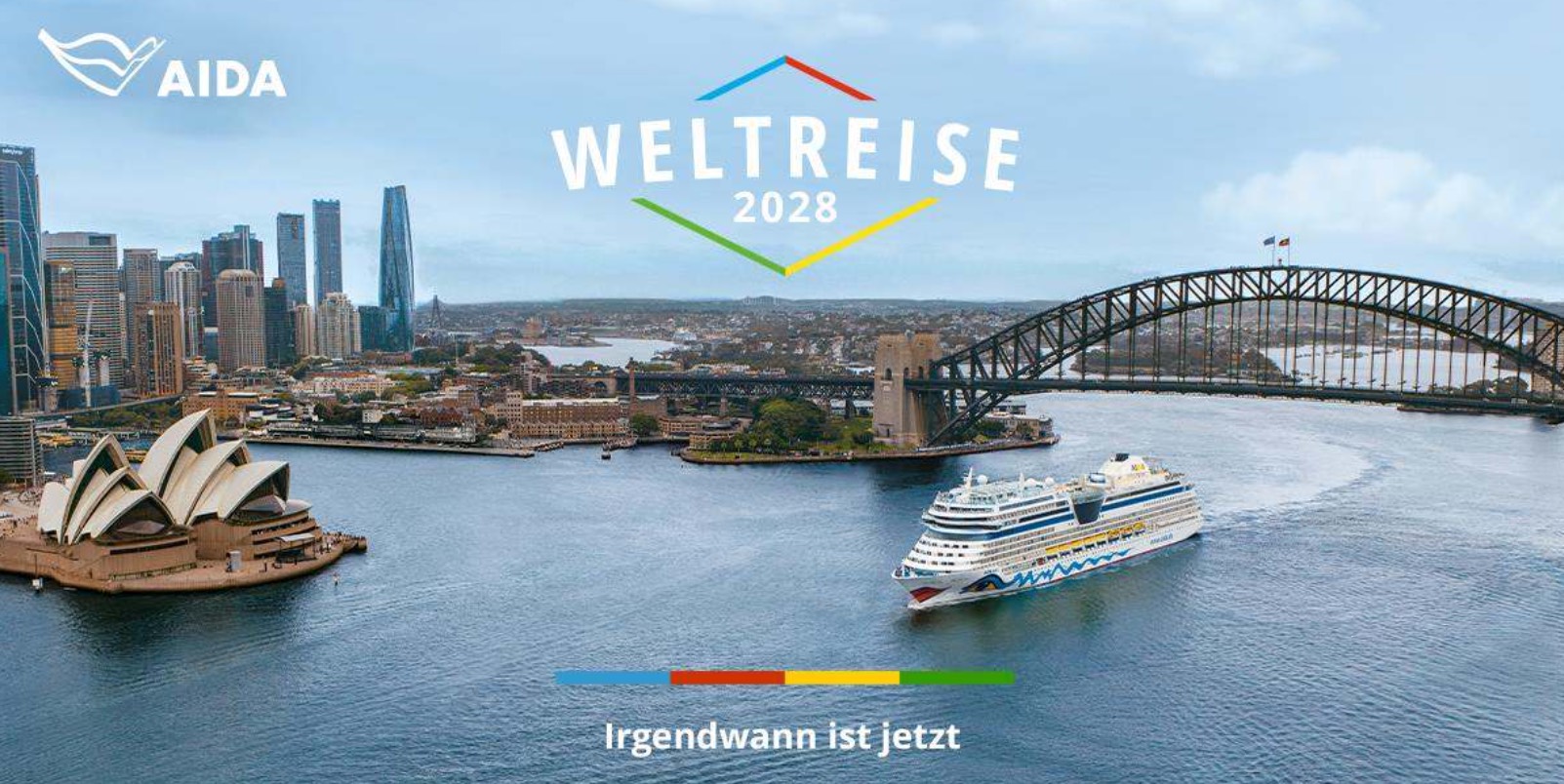 AIDA Weltreise 2028: AIDAmar im Hafen von Sydney vor Oper und Harbour Bridge