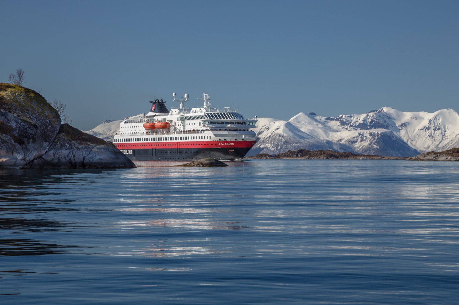 MS Polarlys auf See, Hurtigruten – Foto: Carsten Pedersen/Hurtigruten