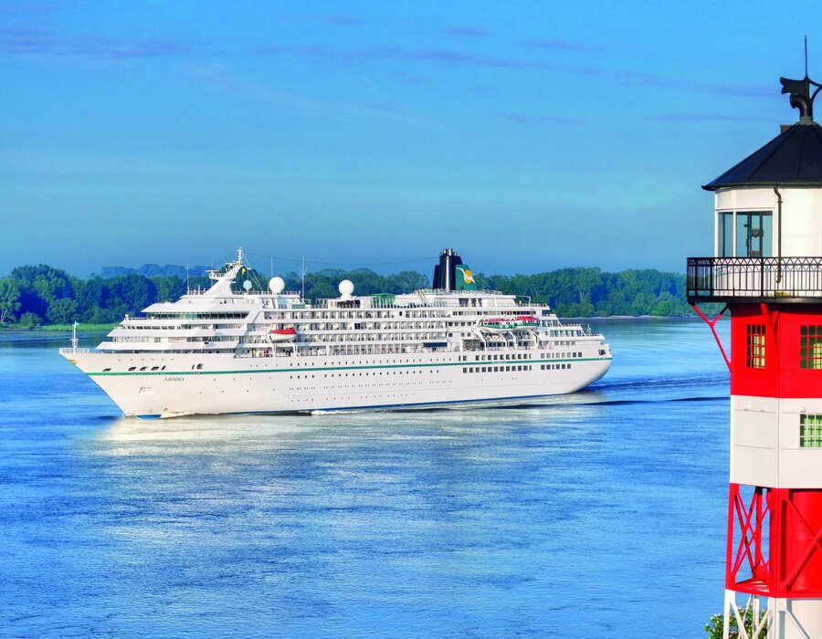 MS Amadea auf See