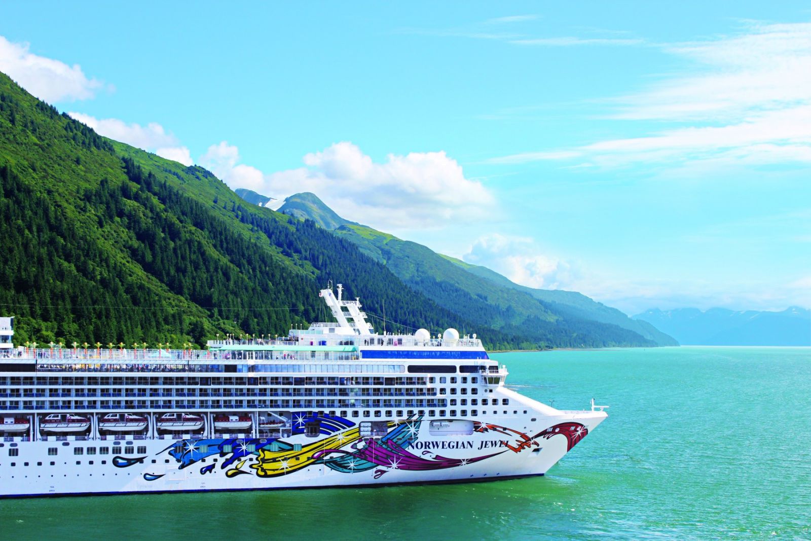 Norwegian Jewel auf See