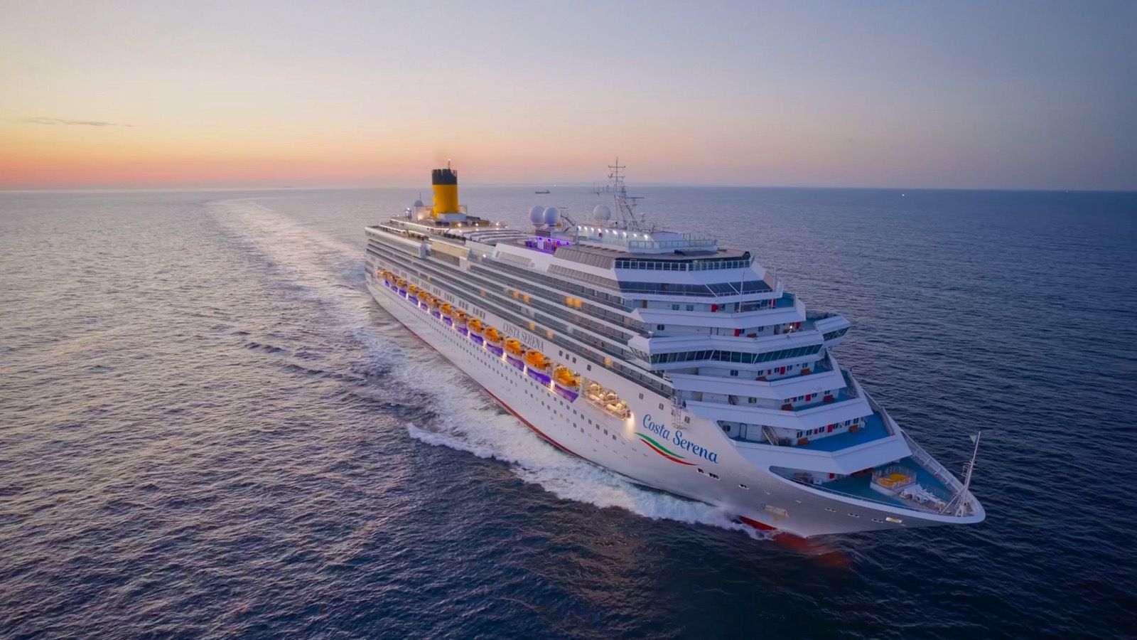 Costa Serena auf See